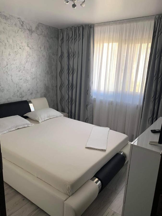 Elegant & Silver Luxury Apartament Craiova Esterno foto