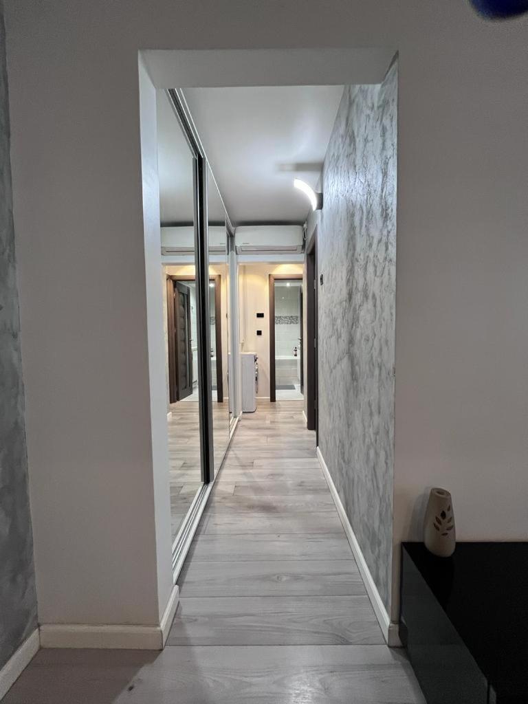 Elegant & Silver Luxury Apartament Craiova Esterno foto